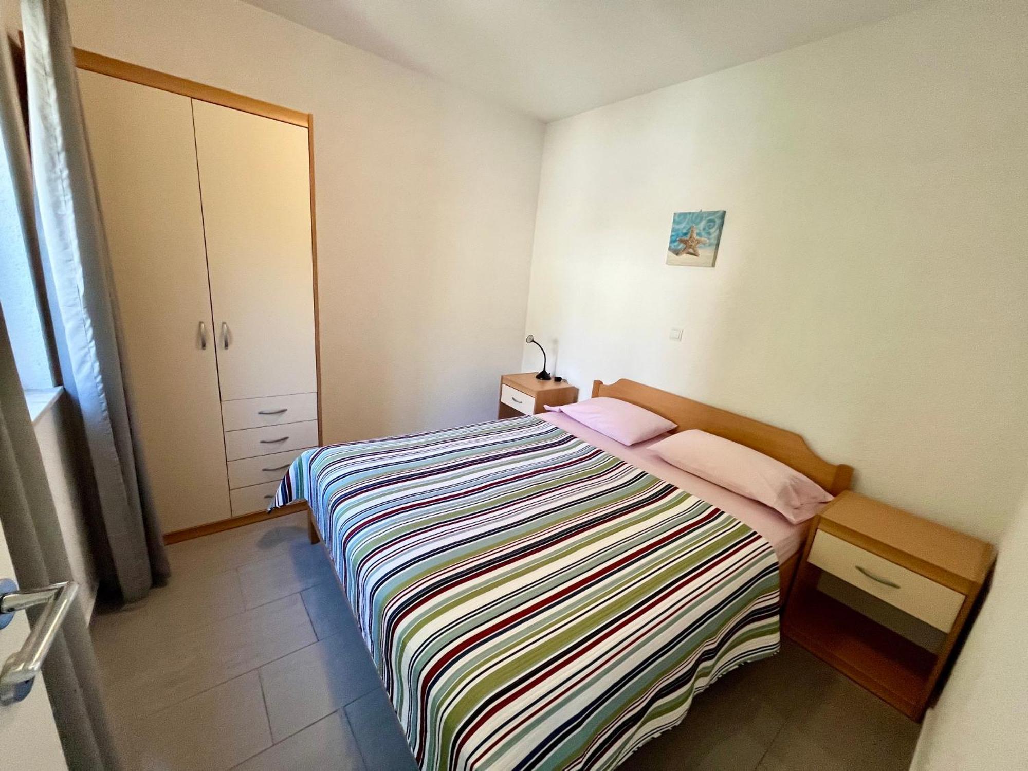 Paradise Apartments - Robinson Getaway Gdinj Εξωτερικό φωτογραφία