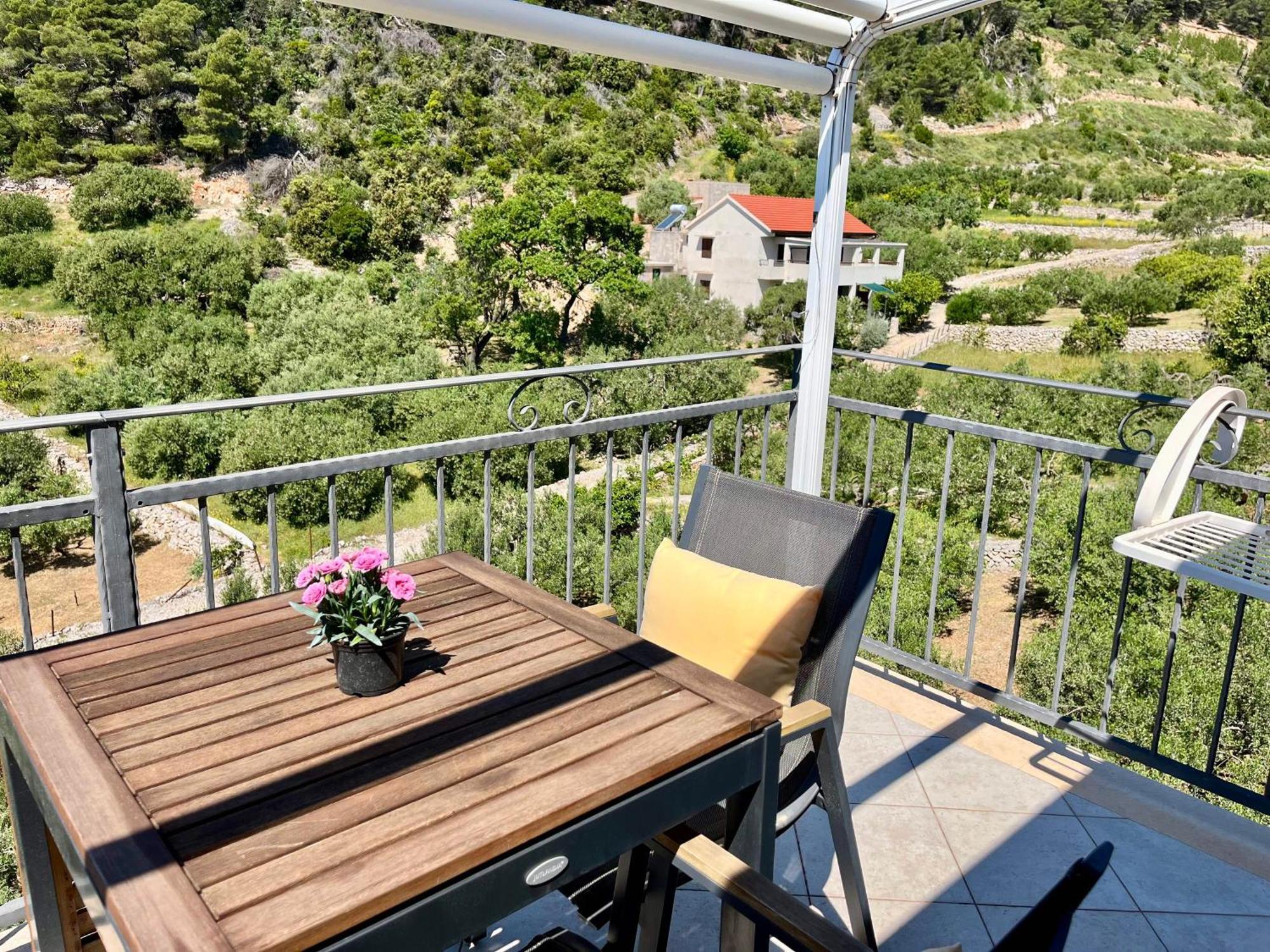 Paradise Apartments - Robinson Getaway Gdinj Εξωτερικό φωτογραφία