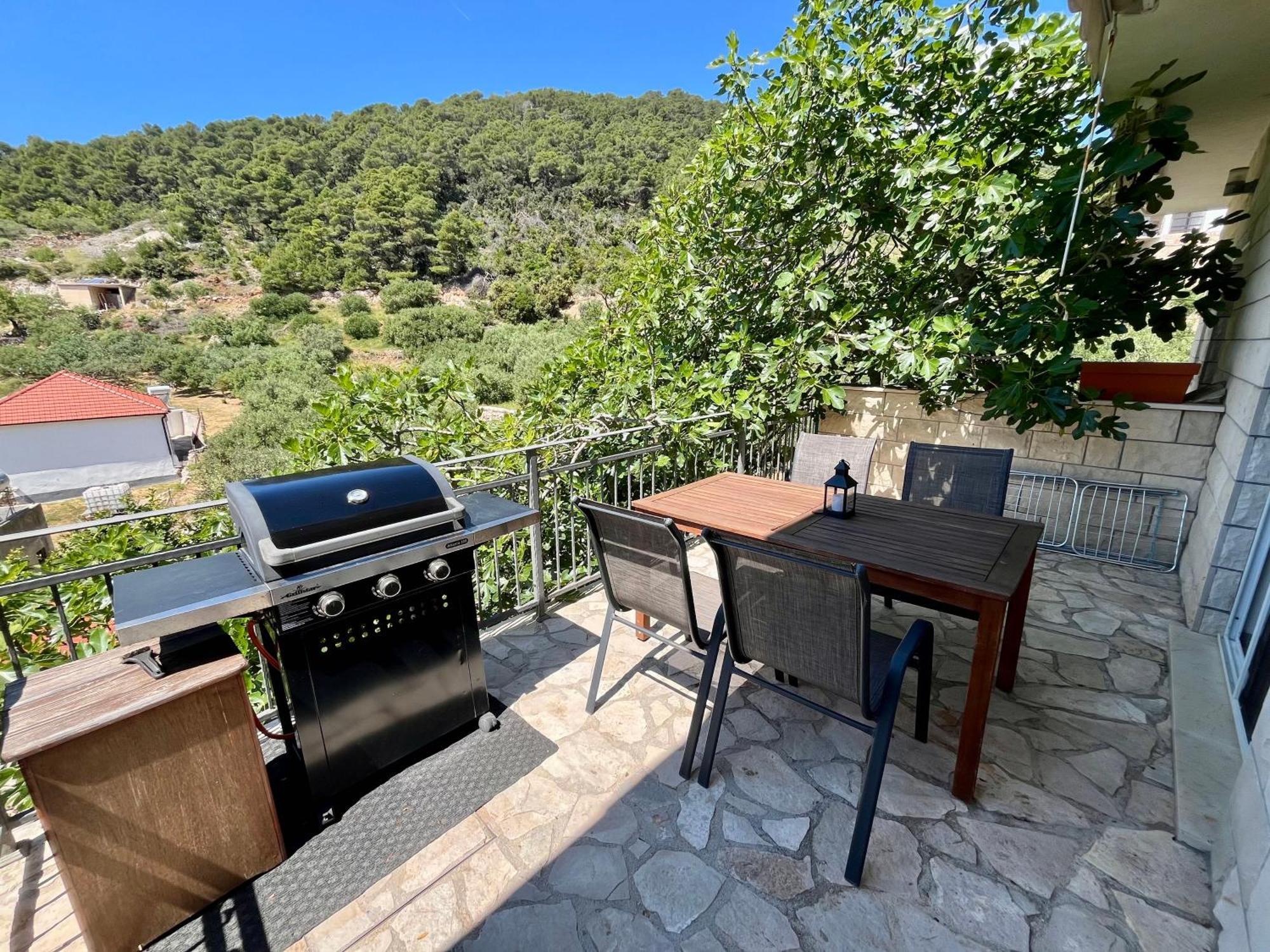 Paradise Apartments - Robinson Getaway Gdinj Εξωτερικό φωτογραφία
