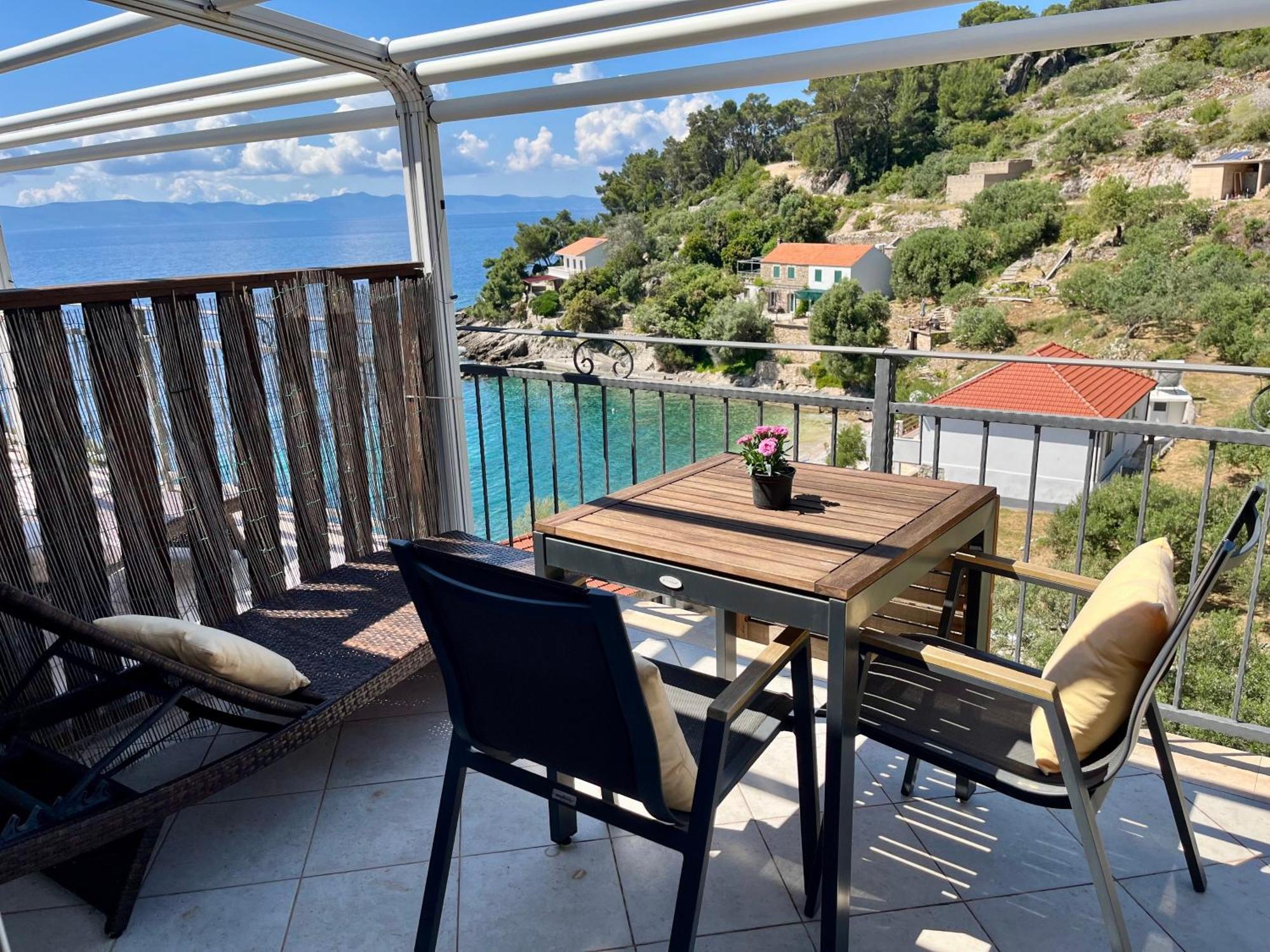 Paradise Apartments - Robinson Getaway Gdinj Εξωτερικό φωτογραφία