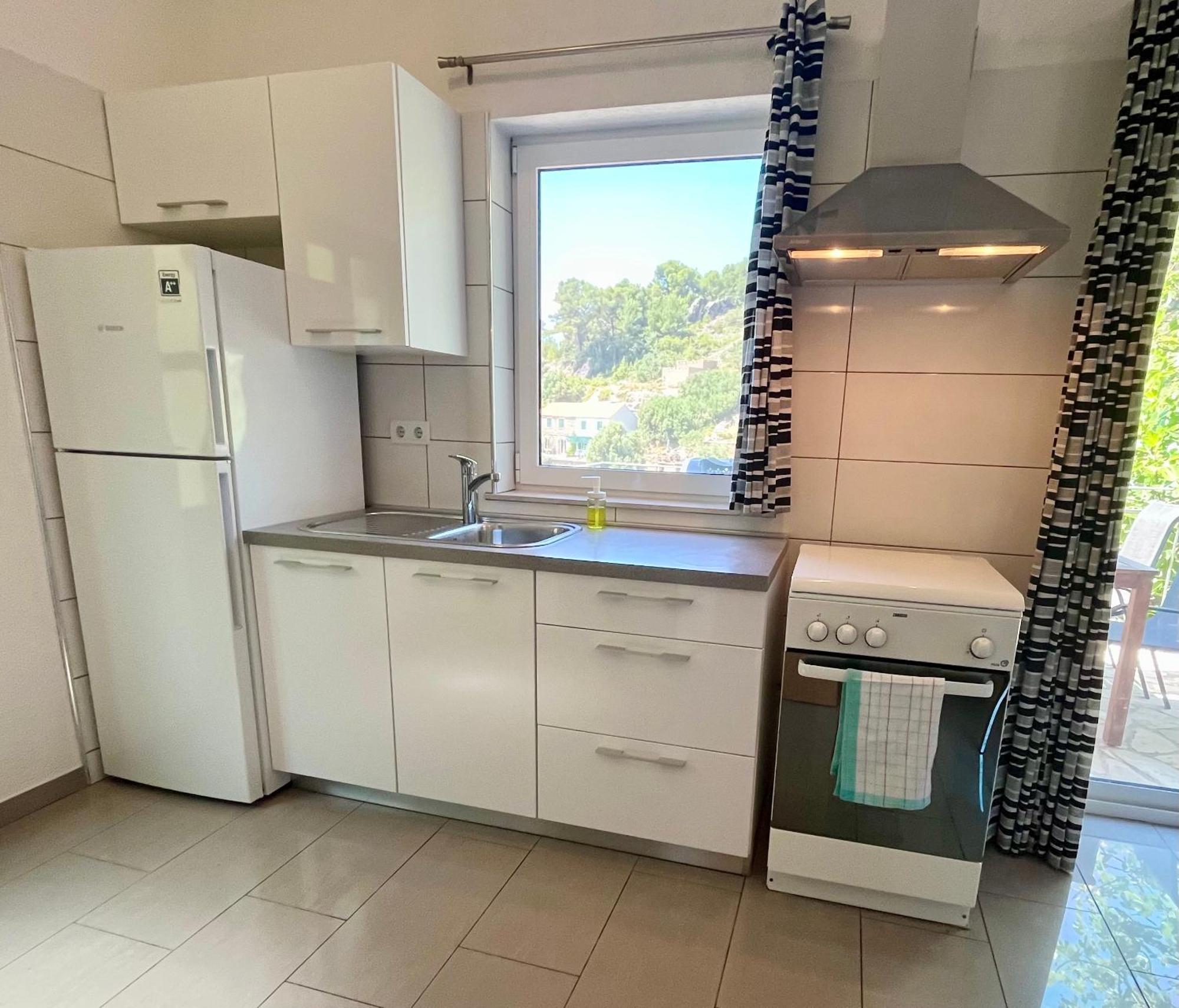 Paradise Apartments - Robinson Getaway Gdinj Εξωτερικό φωτογραφία