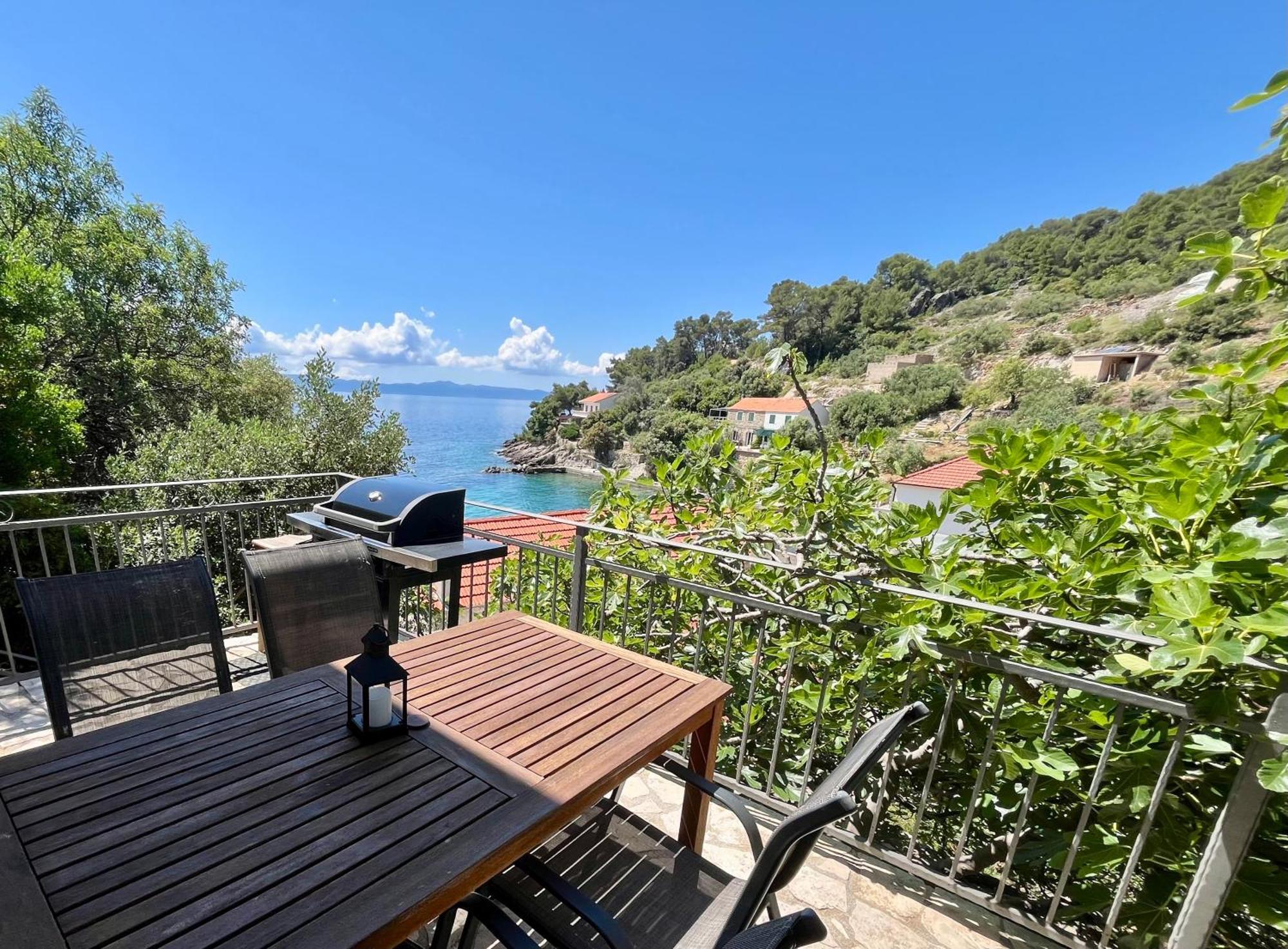 Paradise Apartments - Robinson Getaway Gdinj Εξωτερικό φωτογραφία