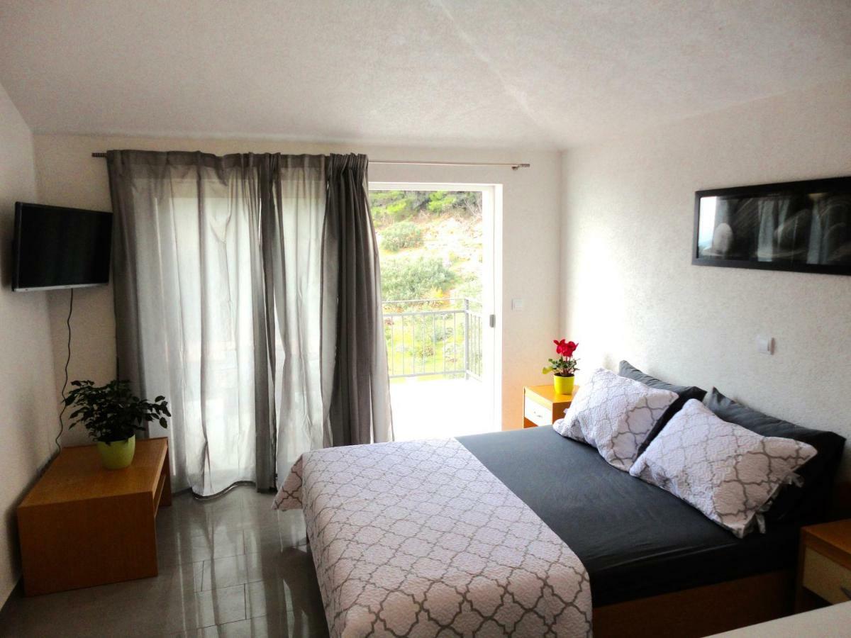 Paradise Apartments - Robinson Getaway Gdinj Εξωτερικό φωτογραφία