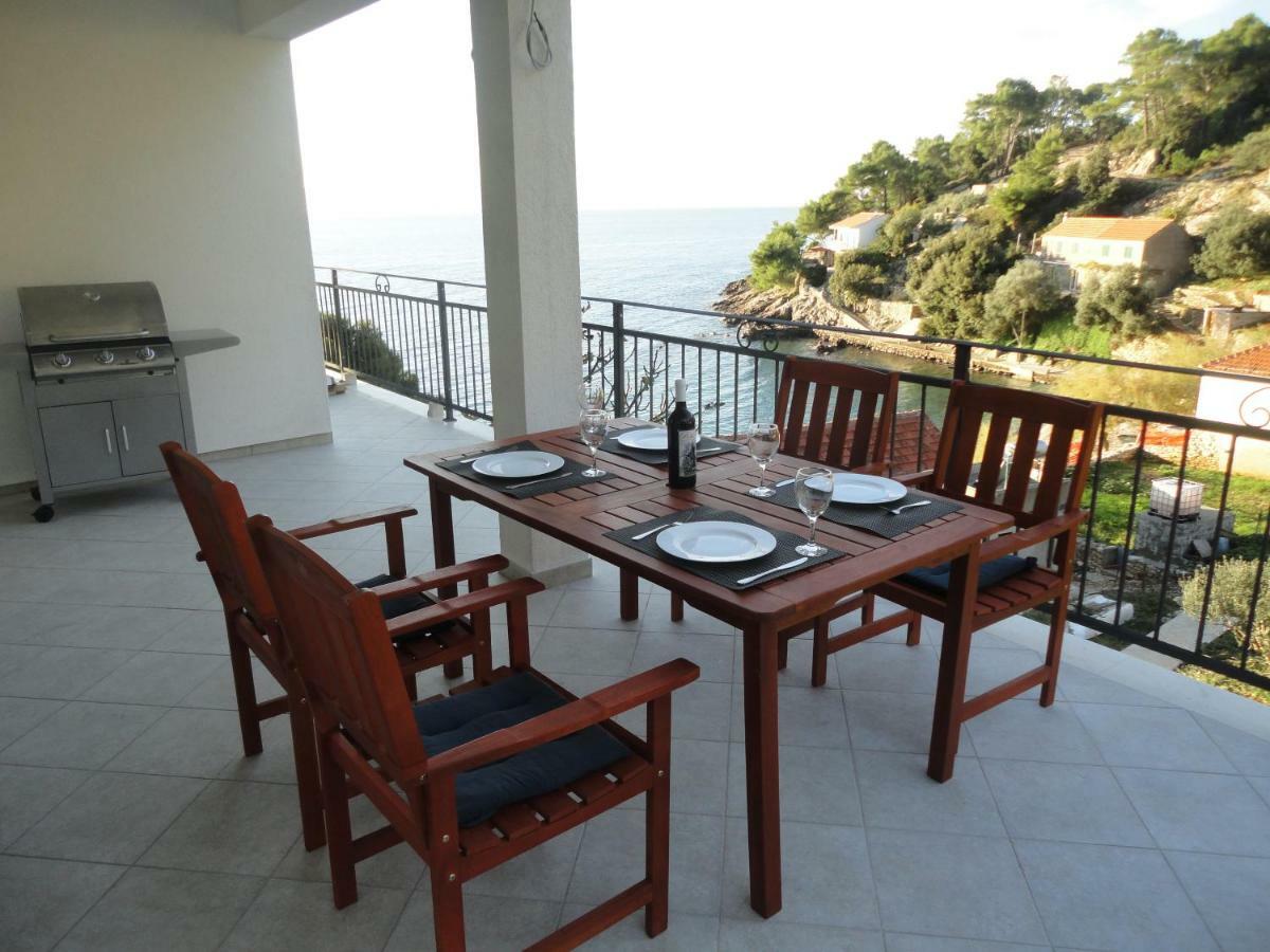 Paradise Apartments - Robinson Getaway Gdinj Εξωτερικό φωτογραφία