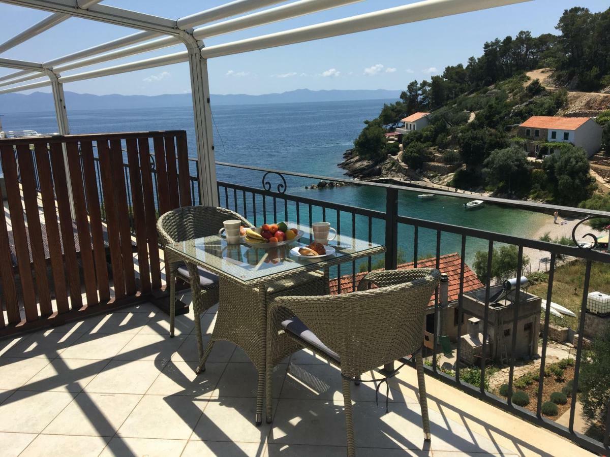 Paradise Apartments - Robinson Getaway Gdinj Εξωτερικό φωτογραφία