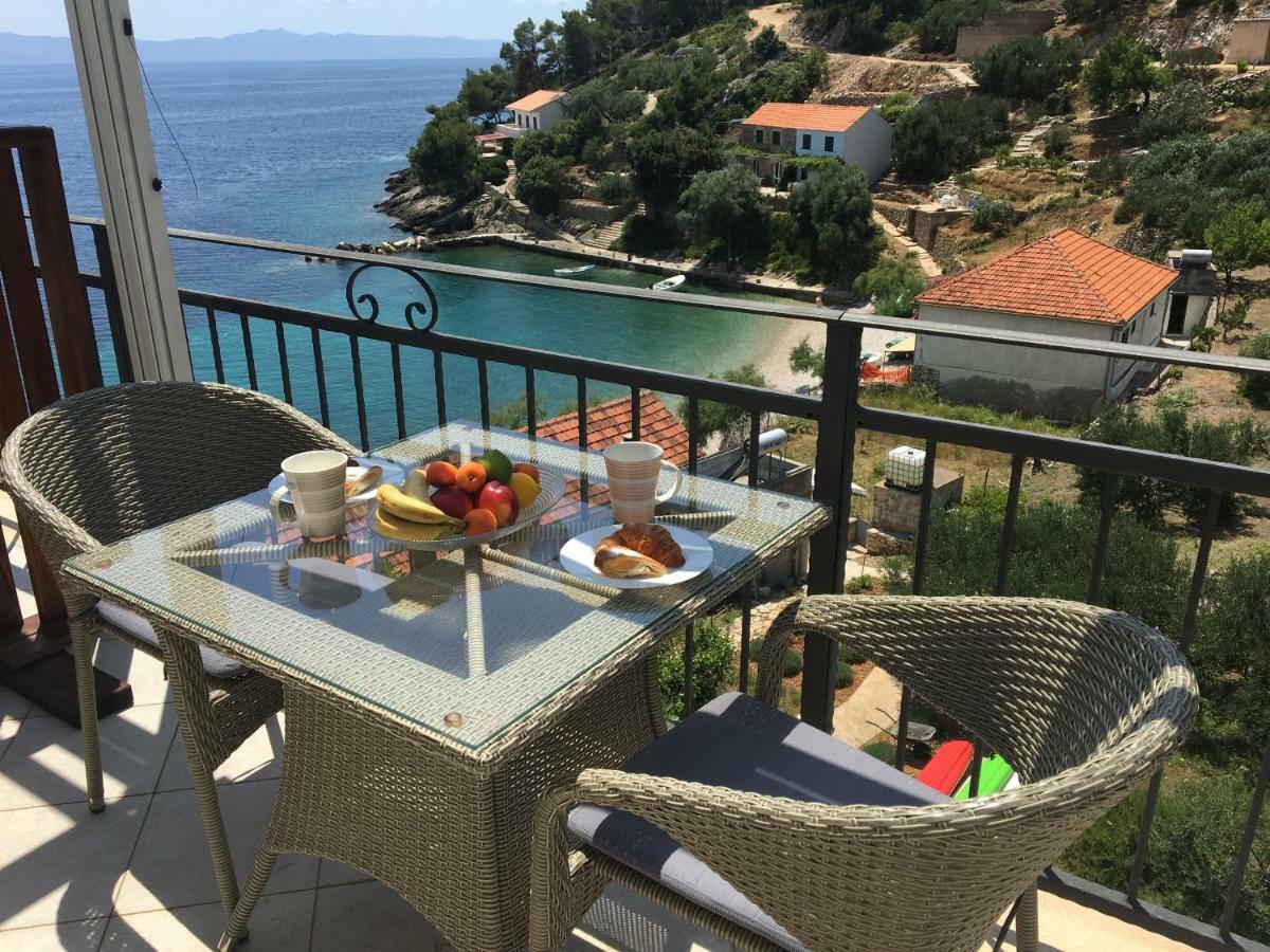 Paradise Apartments - Robinson Getaway Gdinj Εξωτερικό φωτογραφία