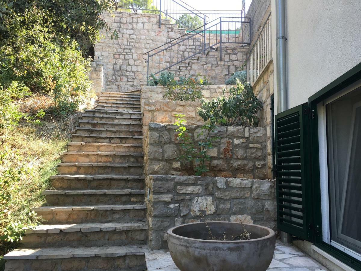 Paradise Apartments - Robinson Getaway Gdinj Εξωτερικό φωτογραφία