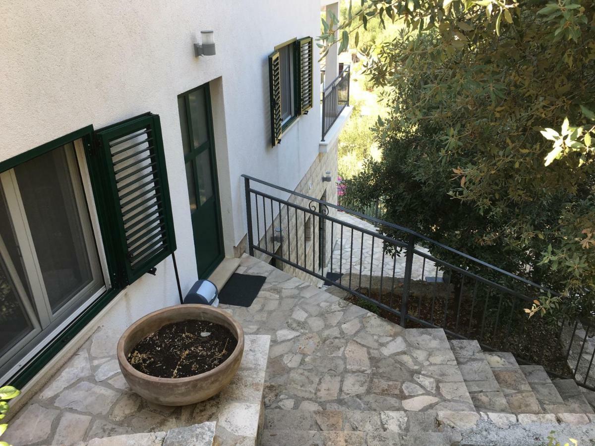 Paradise Apartments - Robinson Getaway Gdinj Εξωτερικό φωτογραφία